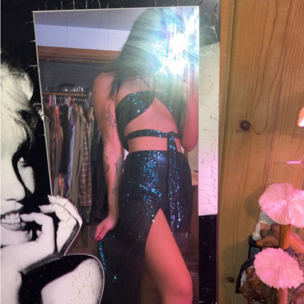 Emerald Green Two Piece Sequin Set - image 5